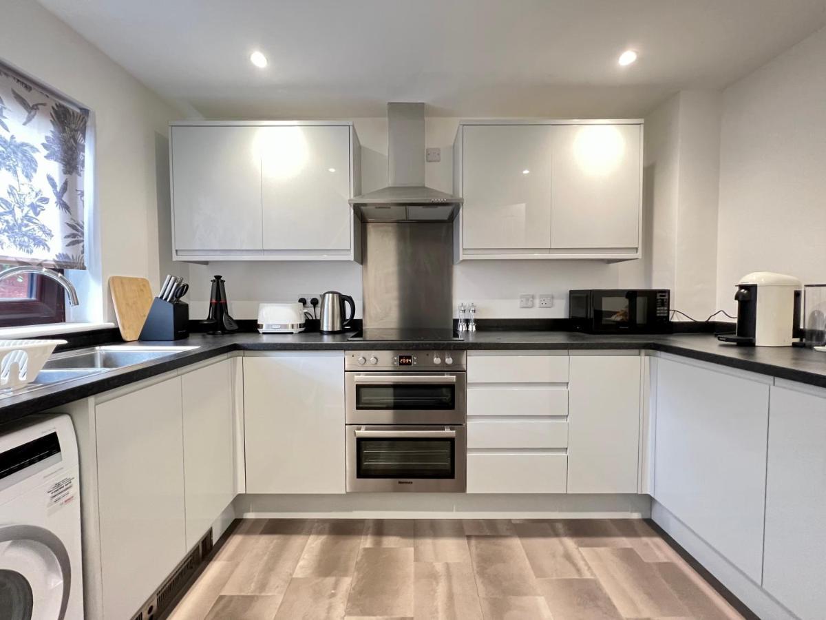Modern 2 Bed Townhouse Just Outside City Walls With Free Private Parking York Esterno foto