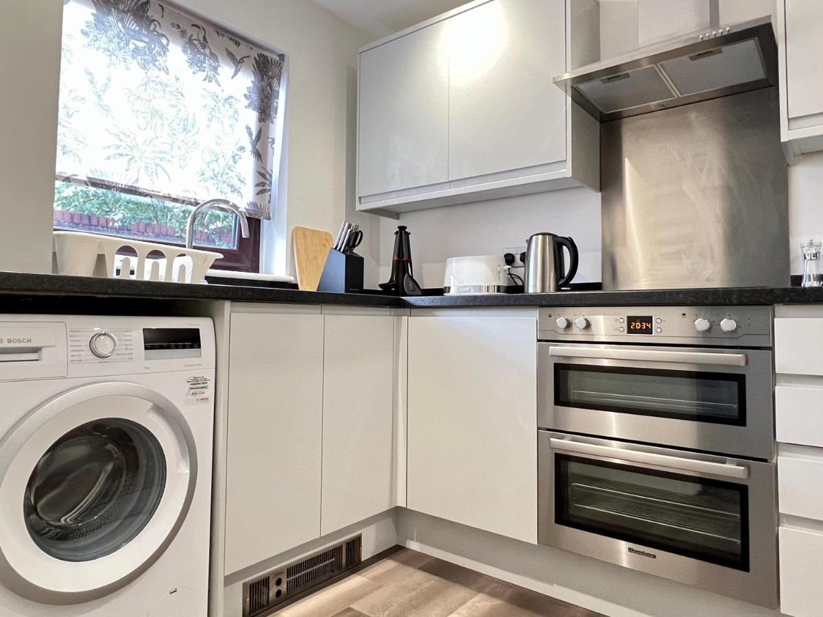 Modern 2 Bed Townhouse Just Outside City Walls With Free Private Parking York Esterno foto
